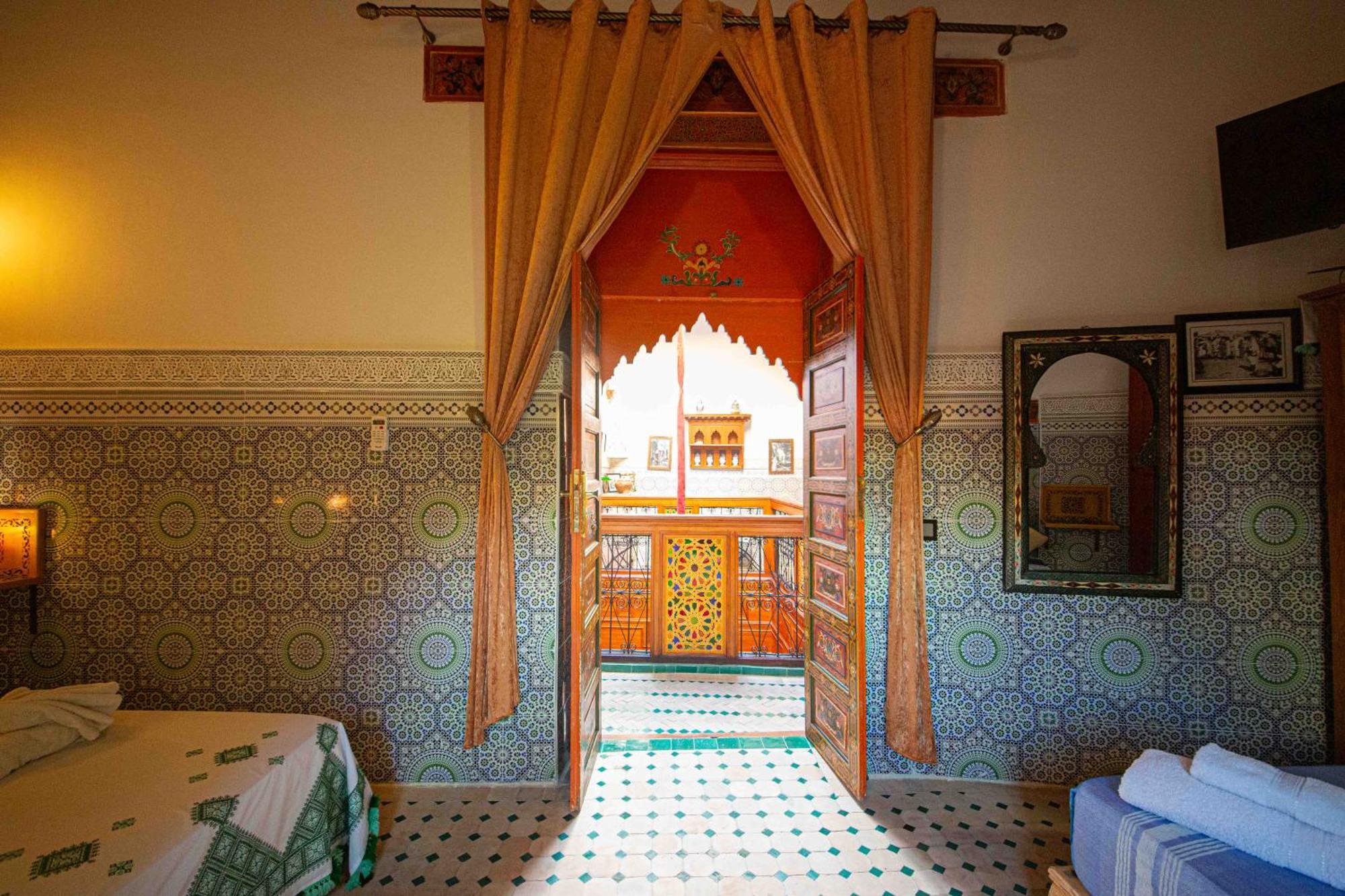 Riad Le Petit Patrimoine De Fès Exteriör bild