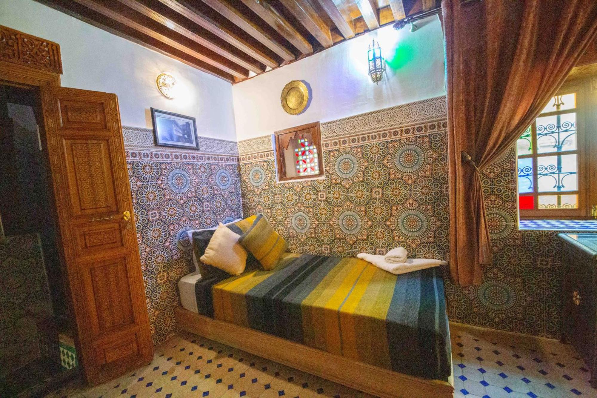 Riad Le Petit Patrimoine De Fès Exteriör bild