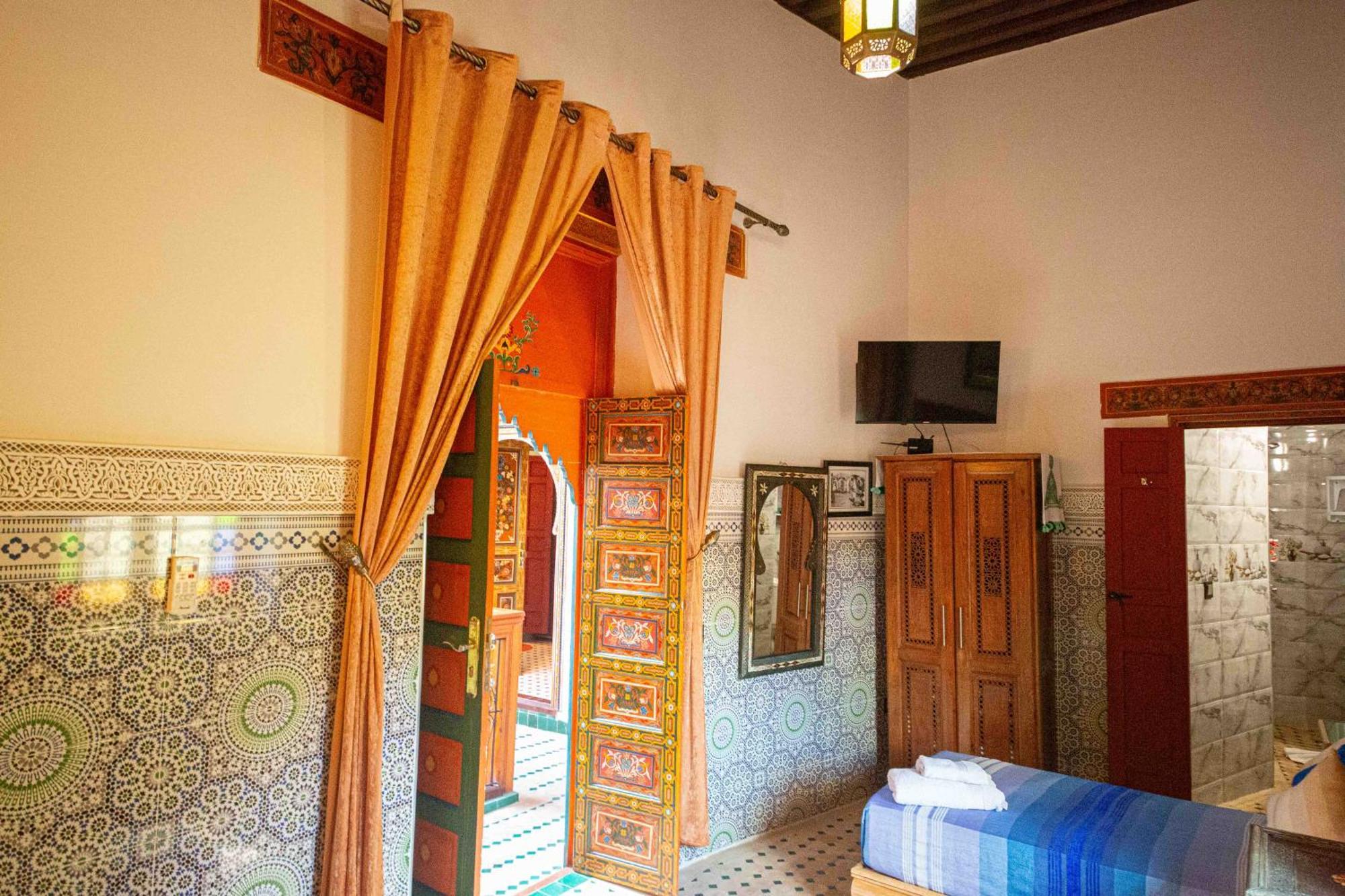 Riad Le Petit Patrimoine De Fès Exteriör bild